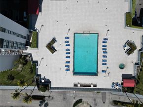 3675 N Country Club Dr 210, Aventura FL 33180