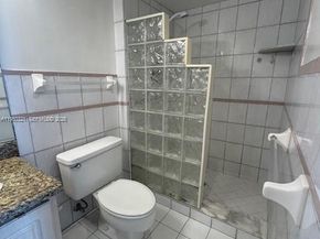 3675 N Country Club Dr 210, Aventura FL 33180