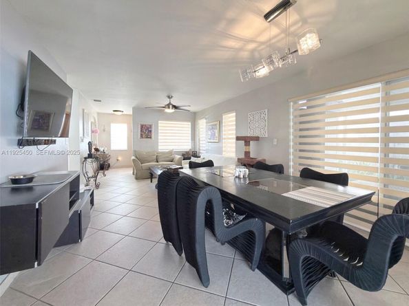 13921 SW 164th St, Miami FL 33177