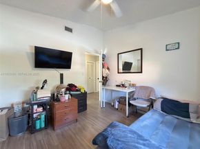 13921 SW 164th St, Miami FL 33177