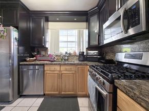 13921 SW 164th St, Miami FL 33177