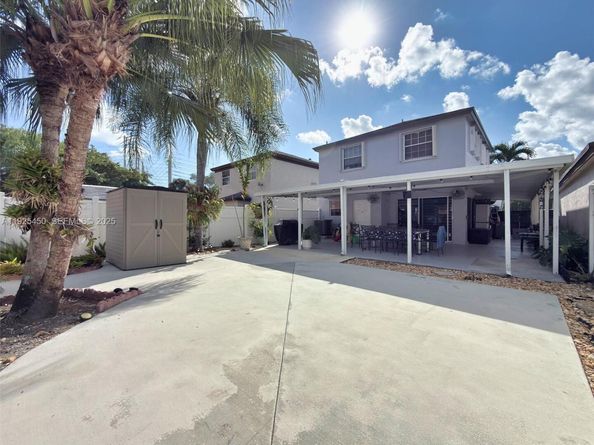 13921 SW 164th St, Miami FL 33177