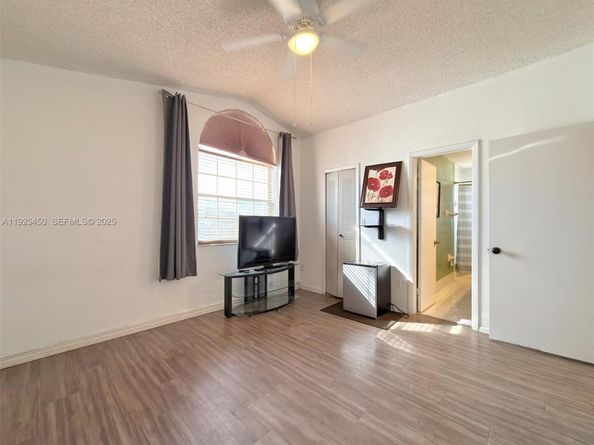 13921 SW 164th St, Miami FL 33177