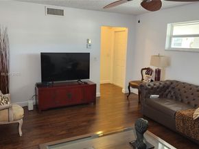 35 Colonial Club Dr 203, Boynton Beach FL 33435