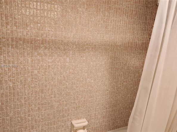 35 Colonial Club Dr 203, Boynton Beach FL 33435