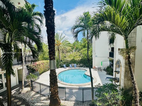 924 SE 2nd St 9, Fort Lauderdale FL 33301
