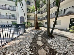 924 SE 2nd St 9, Fort Lauderdale FL 33301