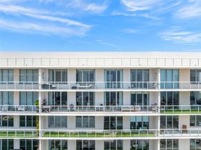 3470 E Coast Ave PH207, Miami FL 33137