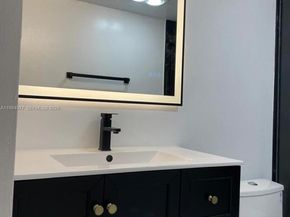 17000 NW 67th Ave 437, Hialeah FL 33015