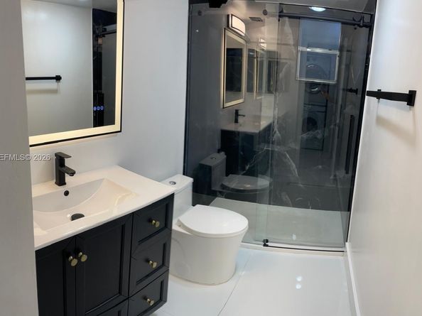 17000 NW 67th Ave 437, Hialeah FL 33015