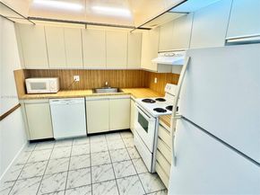 2500 Parkview Dr 1109, Hallandale Beach FL 33009