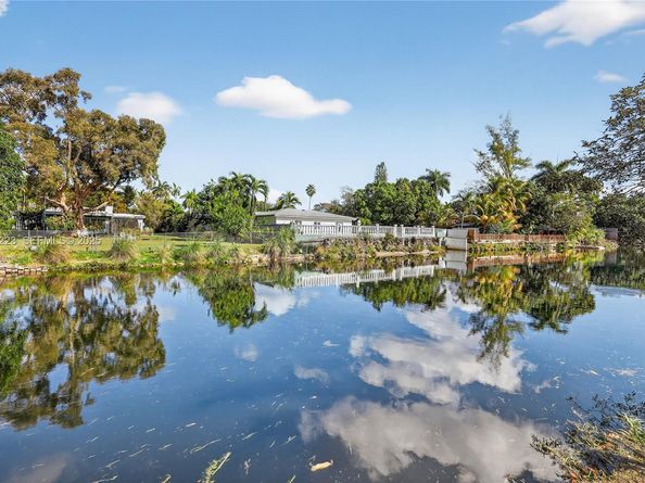 341 S Biscayne River Dr, Miami FL 33169