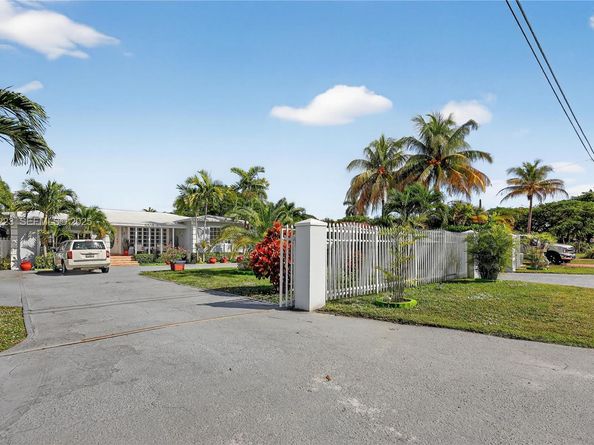 341 S Biscayne River Dr, Miami FL 33169