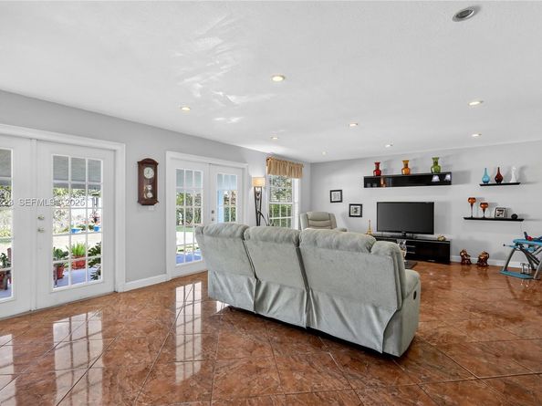 341 S Biscayne River Dr, Miami FL 33169