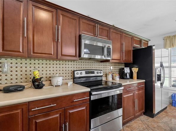 341 S Biscayne River Dr, Miami FL 33169