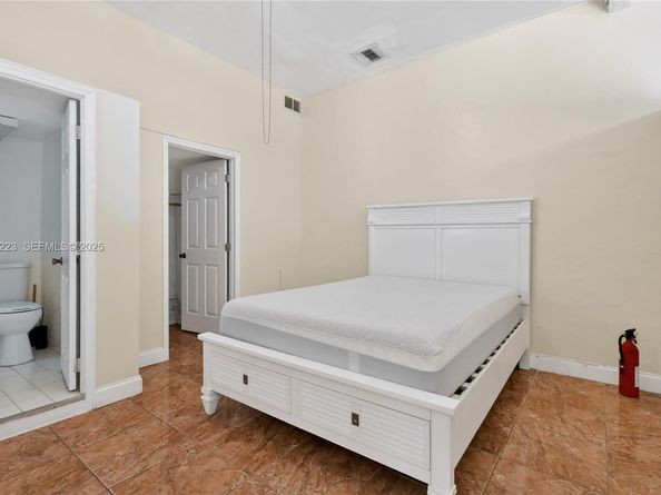 341 S Biscayne River Dr, Miami FL 33169