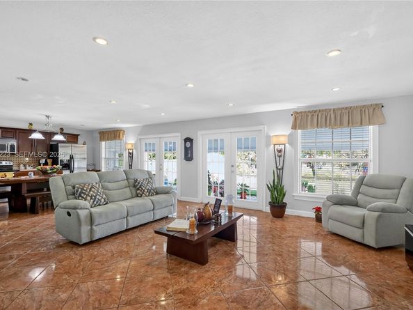 341 S Biscayne River Dr, Miami FL 33169