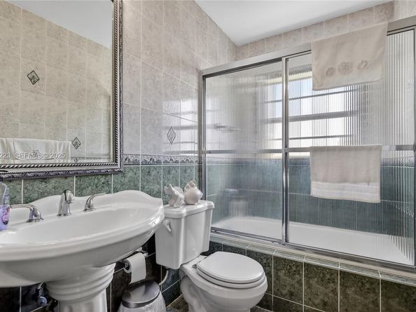 341 S Biscayne River Dr, Miami FL 33169