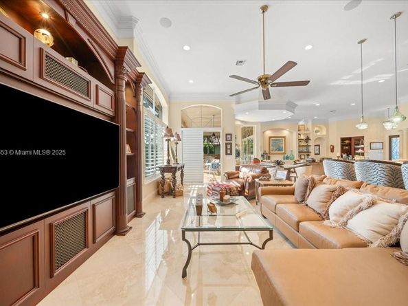 125 Dockside Cir, Weston FL 33327