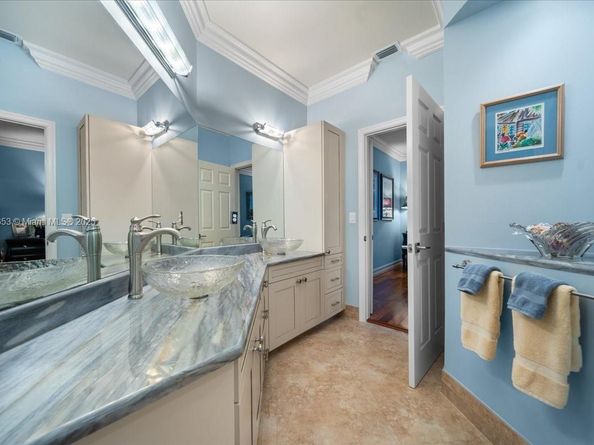 125 Dockside Cir, Weston FL 33327