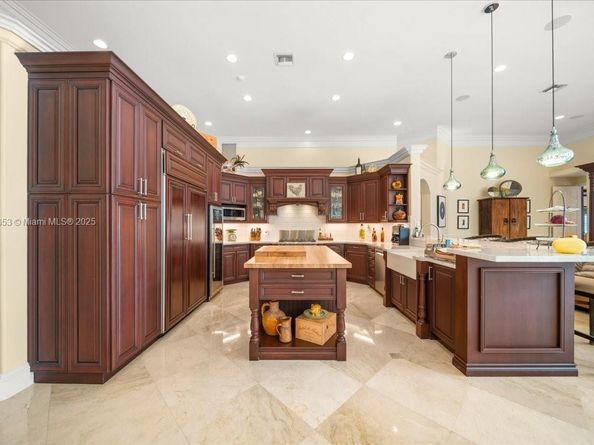 125 Dockside Cir, Weston FL 33327