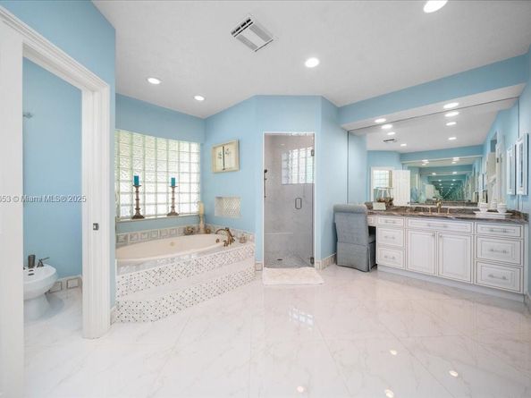 125 Dockside Cir, Weston FL 33327