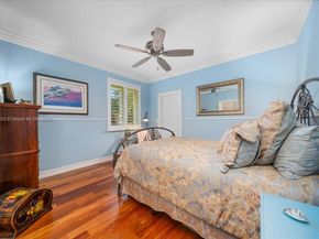 125 Dockside Cir, Weston FL 33327