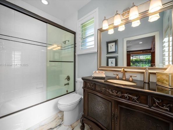 125 Dockside Cir, Weston FL 33327
