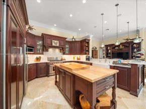 125 Dockside Cir, Weston FL 33327