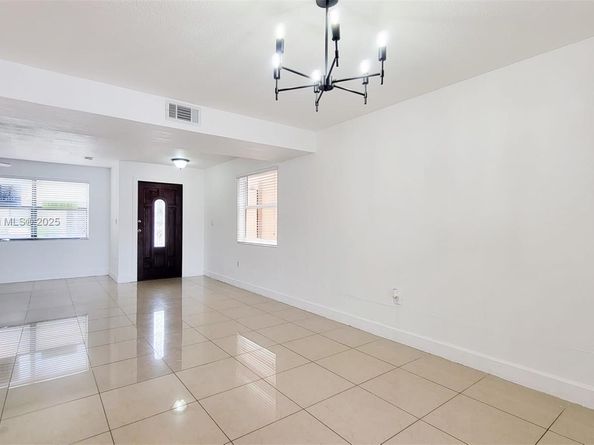 5320 W 26 Ave 108, Hialeah FL 33016