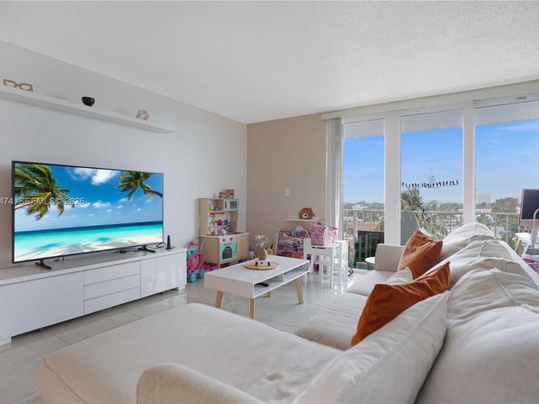 7133 Bay Dr 601, Miami Beach FL 33141