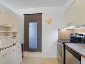 7133 Bay Dr 601, Miami Beach FL 33141