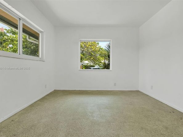 2019 NE 31st Ave, Fort Lauderdale FL 33305