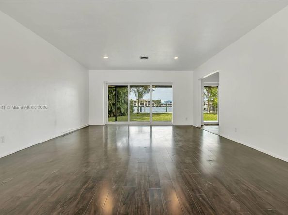 2019 NE 31st Ave, Fort Lauderdale FL 33305