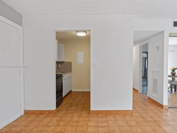 1337 NW 1st St 12, Miami FL 33125