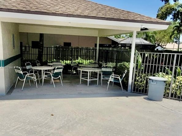 10640 NW 32nd St, Sunrise FL 33351