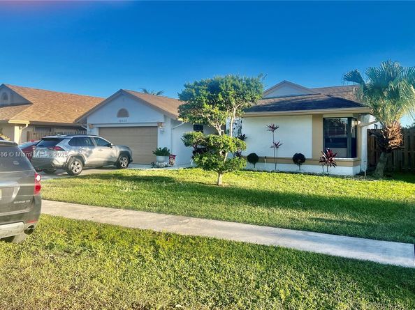 10640 NW 32nd St, Sunrise FL 33351