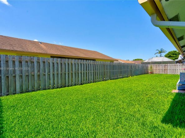 10640 NW 32nd St, Sunrise FL 33351