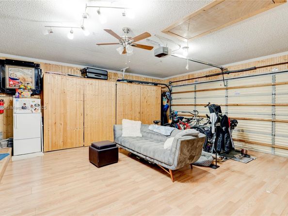 10640 NW 32nd St, Sunrise FL 33351