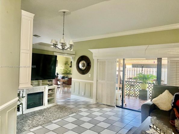 10640 NW 32nd St, Sunrise FL 33351