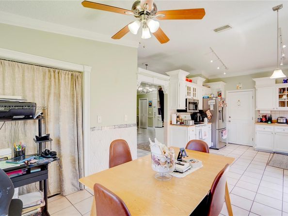 10640 NW 32nd St, Sunrise FL 33351