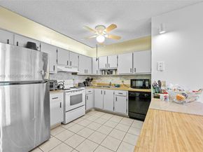 5839 La Pinata Blvd C2, Green Acres FL 33463