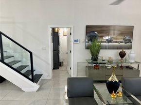 11 NE 151st St, Miami FL 33162