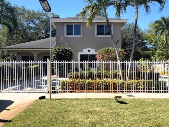 11 NE 151st St, Miami FL 33162