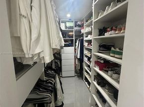 11 NE 151st St, Miami FL 33162