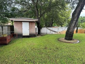 11 NE 151st St, Miami FL 33162