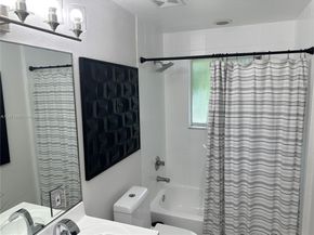 11 NE 151st St, Miami FL 33162