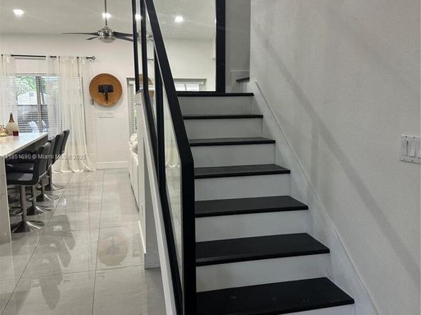 11 NE 151st St, Miami FL 33162