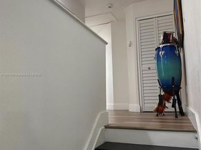 11 NE 151st St, Miami FL 33162