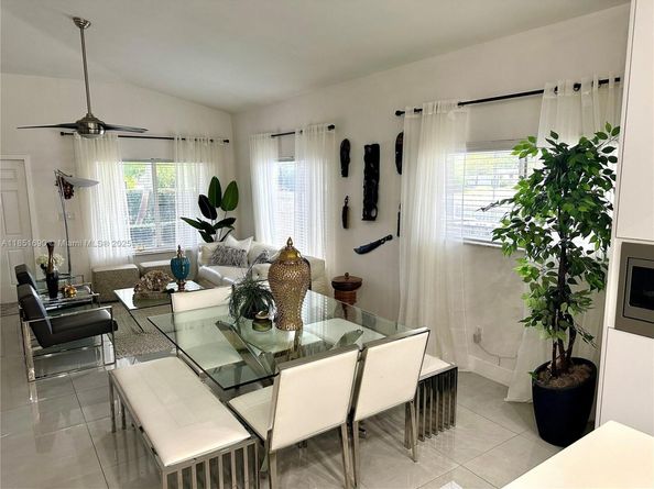 11 NE 151st St, Miami FL 33162